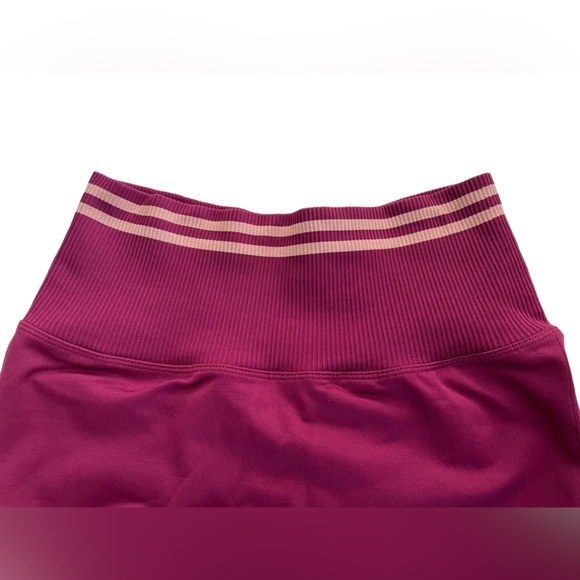 DoYouEven Scrunch Bum Leggings in Maroon (Medium) - Picture 4 of 8
